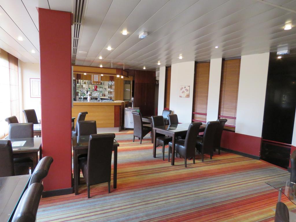 The Originals City, Hotel Le Forum, Strasbourg Nord Schiltigheim Bagian luar foto