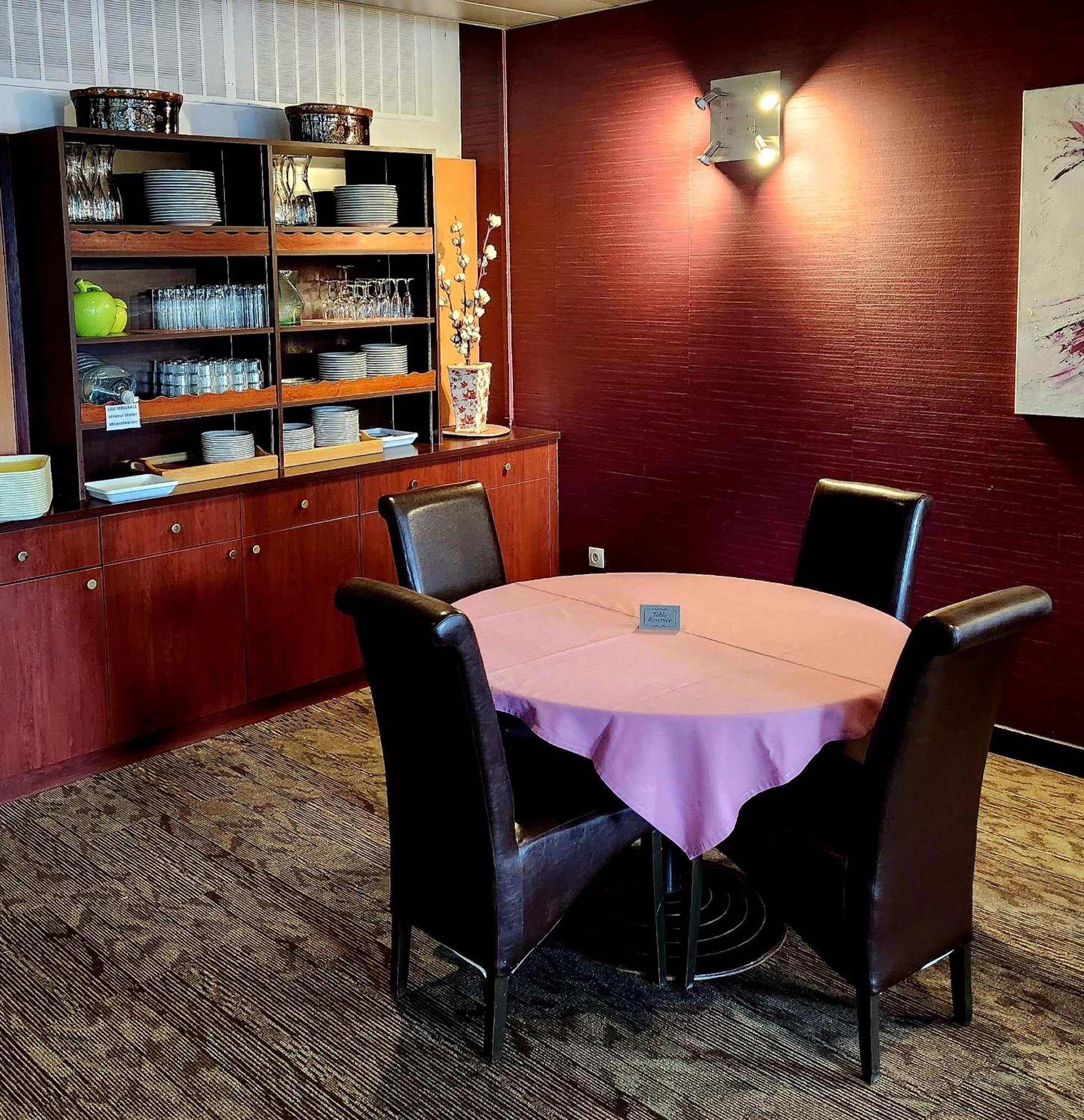 The Originals City, Hotel Le Forum, Strasbourg Nord Schiltigheim Bagian luar foto