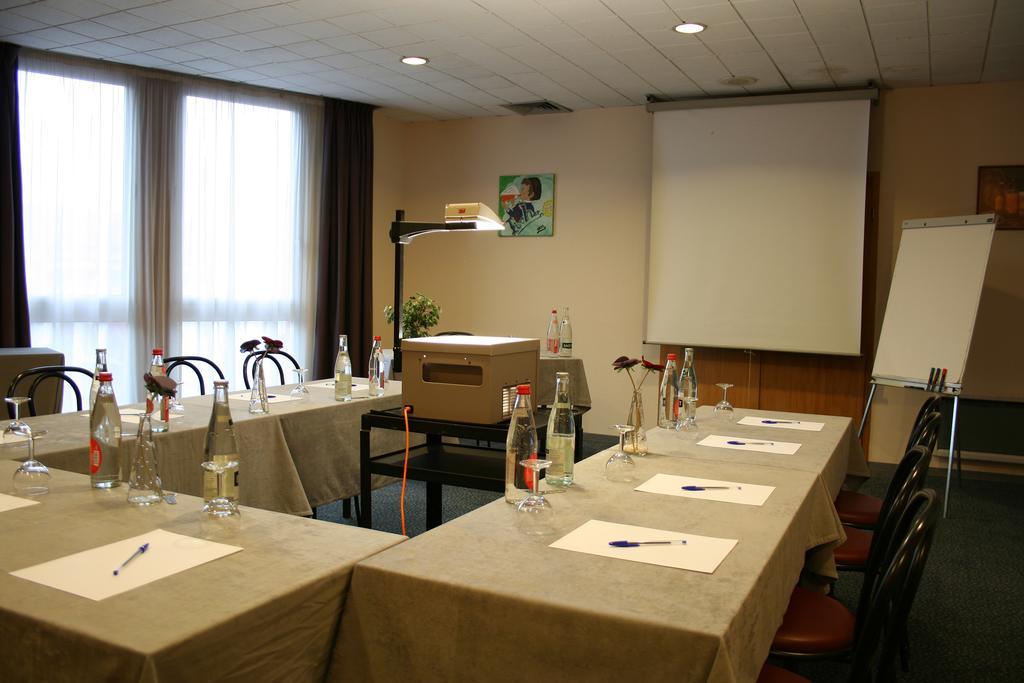 The Originals City, Hotel Le Forum, Strasbourg Nord Schiltigheim Fasilitas foto